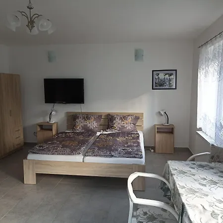 Gutino Lejlighed Ceska Trebova